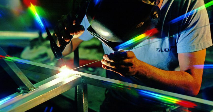 Szukasz niezwyczajnej reklamy? Neony LED pomogą