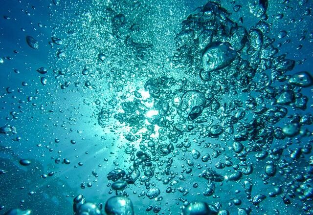 Jakie są często używane rodzaje materiałów do zrobienia stelaża akwariowego