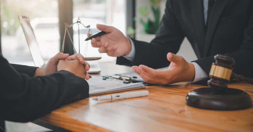 Jak jest sporządzany akt notarialny i dlaczego ma takie znaczenie