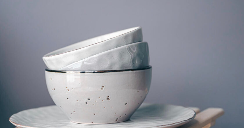 Produkty z porcelany – na co zwrócić uwagę podczas wyboru